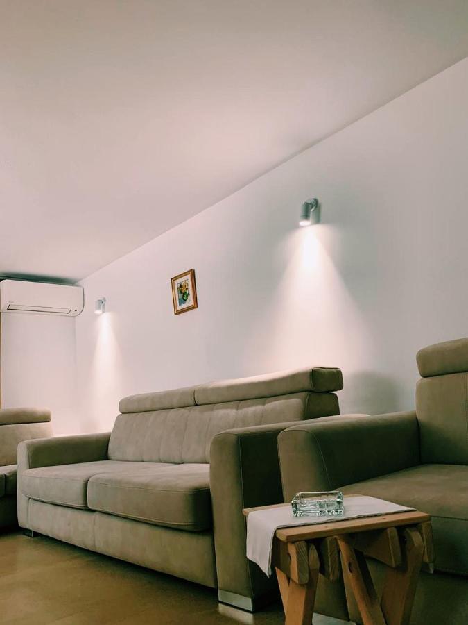 Toti Apartments ติรานา ภายนอก รูปภาพ